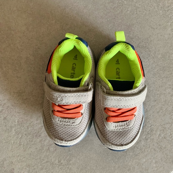 Carters Toddler Light Up Sneakers Size 4 - Picture 3 of 4